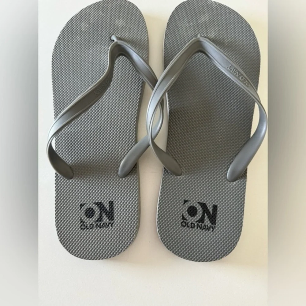 Old Navy Men’s Gray Rubber Texture Flip Flop Sandals Size 10/11